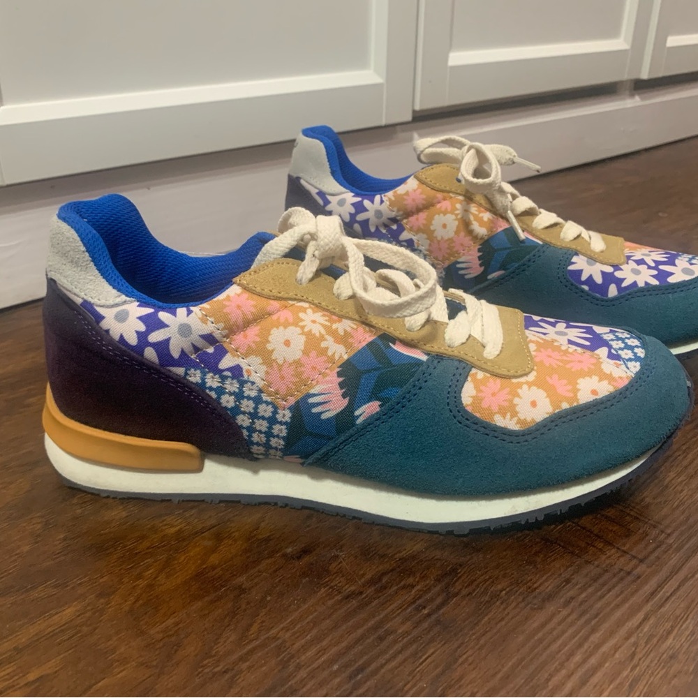 Innkkas 9 NWT tennis shoe